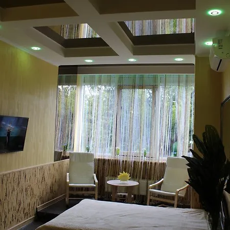 Greenwood Apartment *