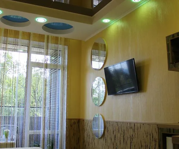 Greenwood Apartment *